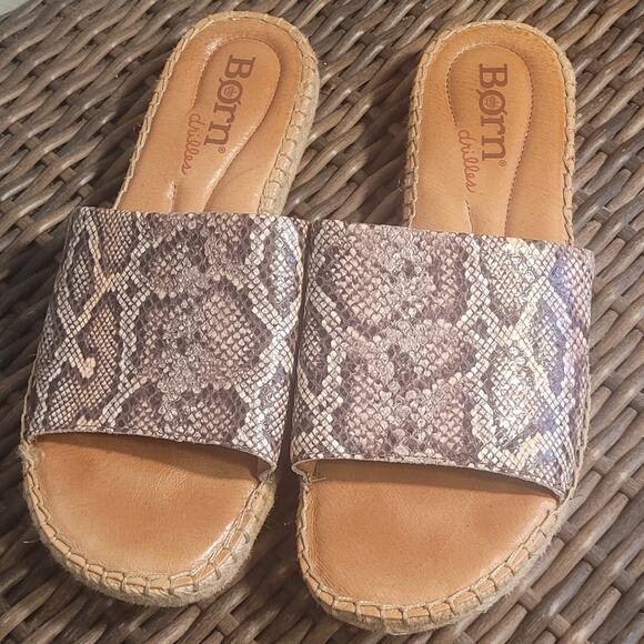 Born BOC Womens Sz 9 Slip On Sandals Snake Print Leather Upper Espadrille - Picture 8 of 10